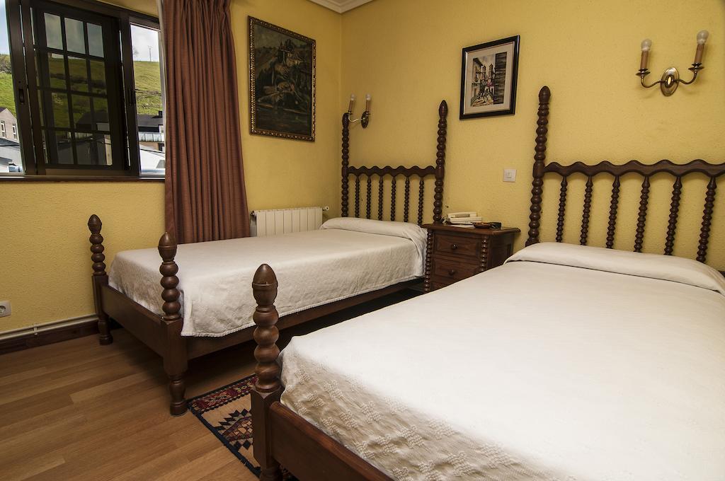 Riodeva Hotel Unquera Bilik gambar