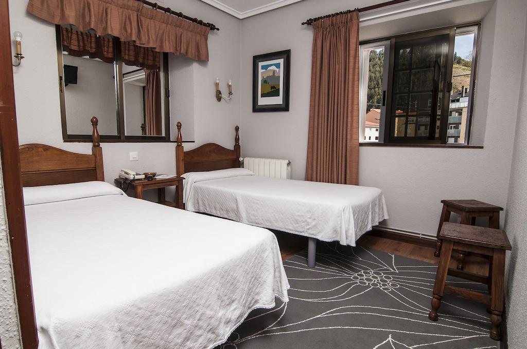 Riodeva Hotel Unquera Bilik gambar